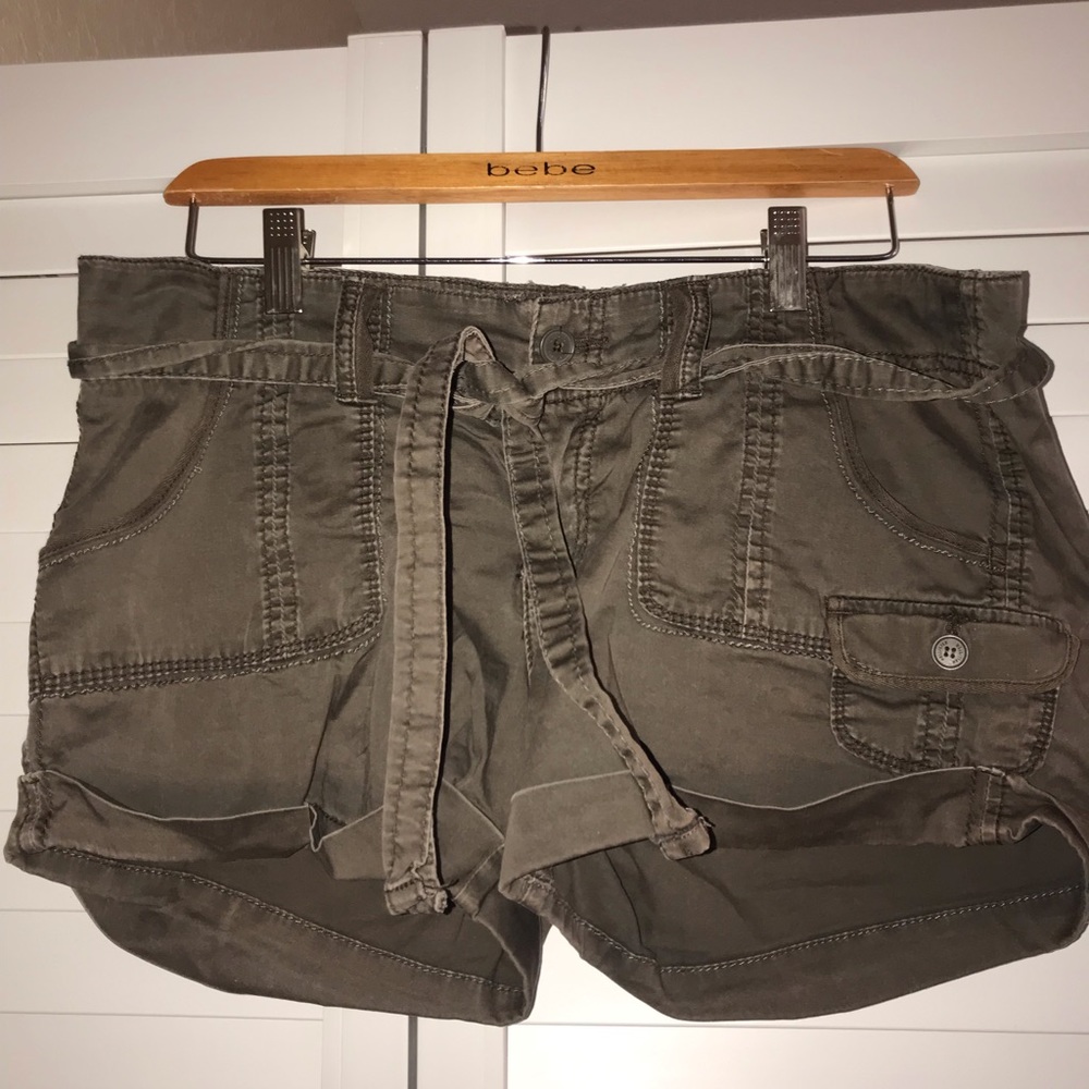 Cargo Shorts// HOLLISTER